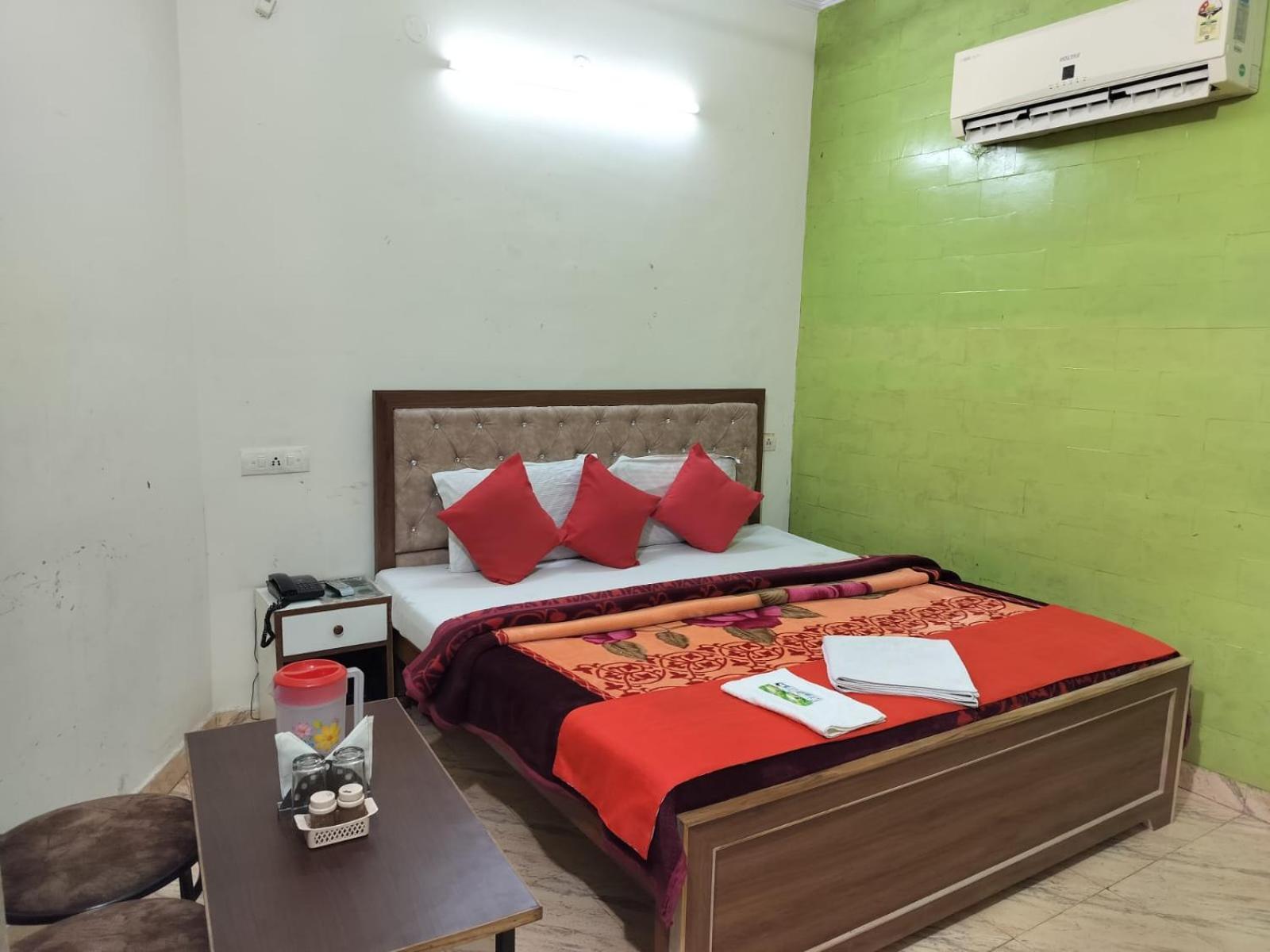 Hotel Holiday Inn Paradise Chandigarh Exterior photo